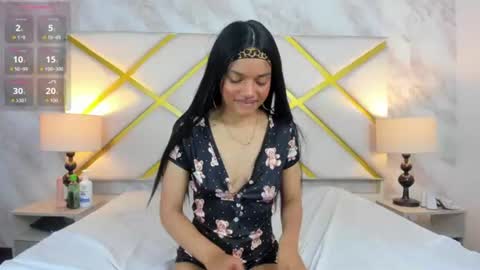 Snapshot of michellebronx chatting on June 15, 2026, 11:45 am michellebronx online show from June 15, 2026, 11:45 am