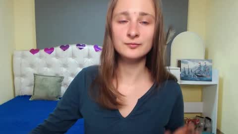 Snapshot of michellee11 chatting on October 7, 2025, 11:18 am Michel online show from October 7, 2025, 11:18 am