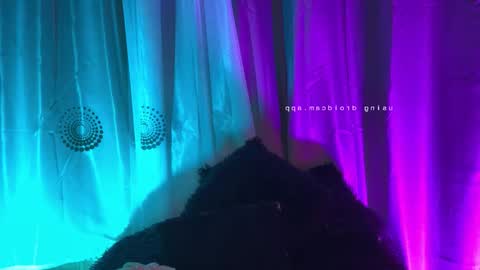 Snapshot of michellepetitte chatting on February 4, 2026, 3:34 am michellepetitte online show from February 4, 2026, 3:34 am