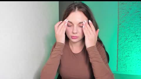 Michellee online show from November 5, 2025, 5:46 pm