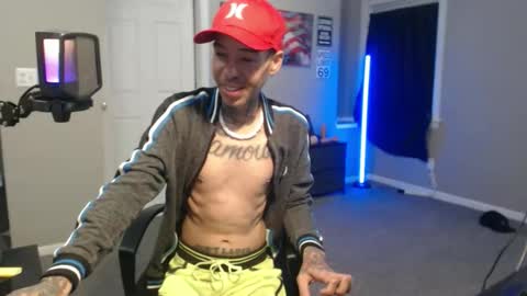 Snapshot of michigan9000 chatting on November 15, 2025, 12:52 am michigan9000 online show from November 15, 2025, 12:52 am