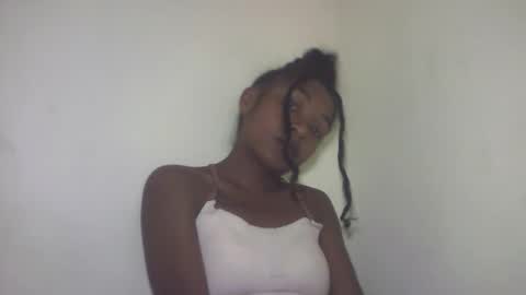 Snapshot of michou_69 chatting on May 28, 2026, 12:13 pm michou_69 online show from May 28, 2026, 12:13 pm
