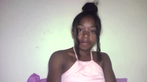 Snapshot of michou_69 chatting on May 29, 2026, 10:52 pm michou_69 online show from May 29, 2026, 10:52 pm