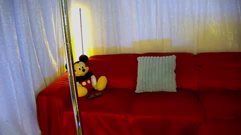 Snapshot of mickeyshyne69 chatting on March 2, 2025, 1:58 am Mickey online show from March 2, 2025, 1:58 am