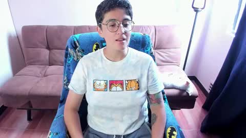 Snapshot of midnight07_ chatting on January 6, 2026, 3:27 pm Blue online show from January 6, 2026, 3:27 pm