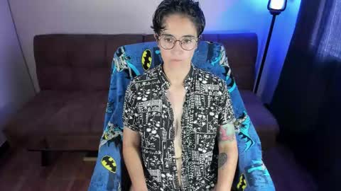 Snapshot of midnight07_ chatting on February 24, 2026, 3:21 pm Blue online show from February 24, 2026, 3:21 pm