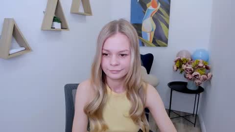 midnighteaura online show from June 24, 2026, 11:09 am