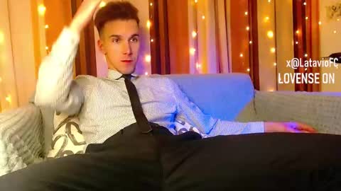 Snapshot of midnighter__ chatting on December 14, 2025, 5:29 pm Alexey or just Alex online show from December 14, 2025, 5:29 pm