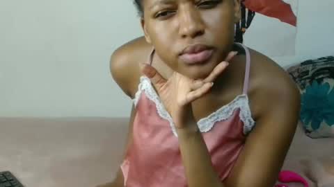 midnightsinx online show from April 16, 2026, 12:33 am