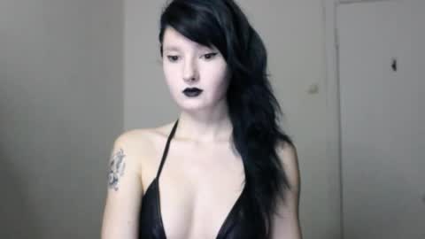 Snapshot of midnightsiren chatting on November 14, 2025, 9:35 pm midnightsiren online show from November 14, 2025, 9:35 pm