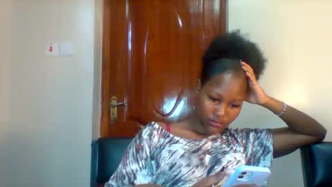 Snapshot of midnightt_tease chatting on September 19, 2025, 7:10 am midnightt_tease online show from September 19, 2025, 7:10 am