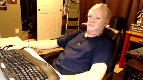 midwestdad09 online show from October 12, 2025, 10:58 am