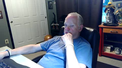midwestdad09 online show from June 21, 2026, 11:18 pm