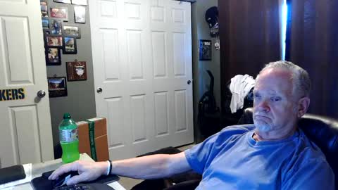 midwestdad09 online show from July 13, 2026, 12:24 am