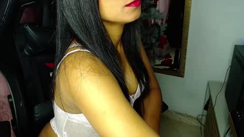 Snapshot of mielsquirt chatting on December 9, 2024, 9:28 am mielsquirt online show from December 9, 2024, 9:28 am