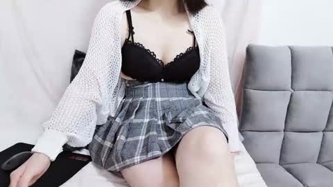 Mie online show from December 5, 2025, 1:25 am