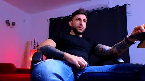 MightyAaron online show from November 13, 2025, 5:28 am