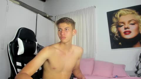 Snapshot of miguel_hz chatting on December 7, 2024, 8:16 pm Miguel Hernandez online show from December 7, 2024, 8:16 pm