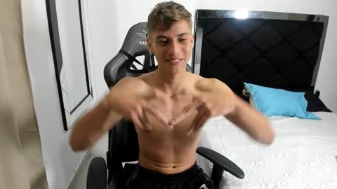 Snapshot of miguel_hz chatting on March 9, 2026, 10:47 pm Miguel Hernandez online show from March 9, 2026, 10:47 pm