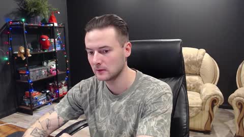 Misha Winchester online show from December 23, 2025, 8:12 am