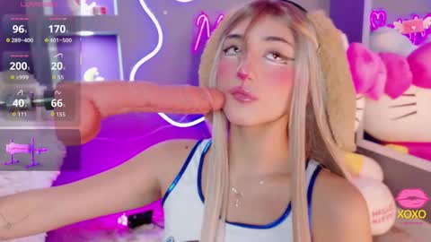 Snapshot of miia__baker chatting on March 16, 2026, 12:20 pm online show from March 16, 2026, 12:20 pm