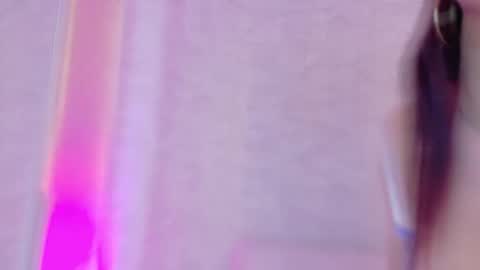 Mia online show from September 23, 2025, 6:22 pm