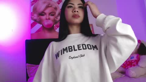 Miia Coolins  online show from May 18, 2026, 3:51 pm
