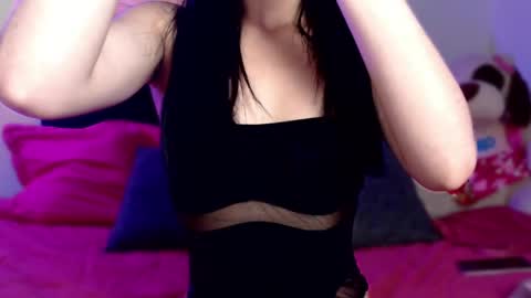 Miia Coolins  online show from May 27, 2026, 3:31 pm