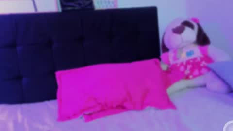 Miia Coolins  online show from May 30, 2026, 2:58 pm