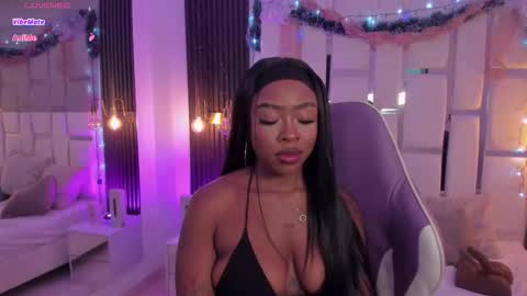 Miia Schwarz  online show from December 4, 2025, 11:02 pm