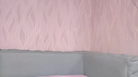 miia scoott  online show from September 23, 2025, 11:57 am