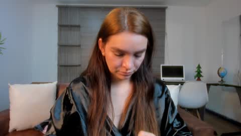 Miia 3 online show from December 13, 2024, 3:11 pm