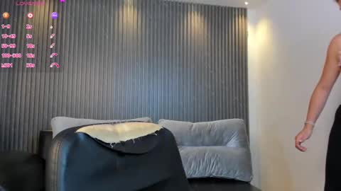 Miia 3 online show from March 3, 2025, 6:33 pm