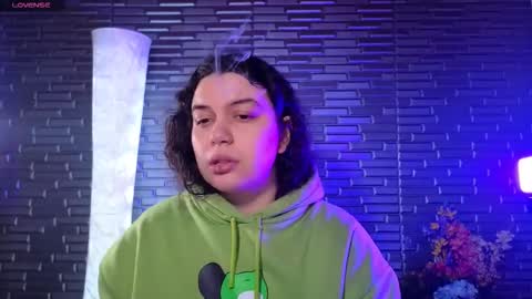 Snapshot of miia_zarate chatting on October 20, 2025, 9:26 pm Ma - online show from October 20, 2025, 9:26 pm