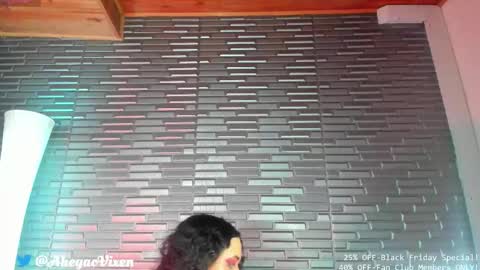 Snapshot of miia_zarate chatting on November 27, 2025, 9:22 am Ma - online show from November 27, 2025, 9:22 am