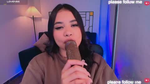 Snapshot of miiaa7_ chatting on April 20, 2026, 1:25 pm Ma is my name I invite you to check out my wish list for my birthday online show from April 20, 2026, 1:25 pm
