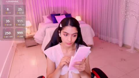 Snapshot of miiaa_evans chatting on February 20, 2025, 3:34 am Mia online show from February 20, 2025, 3:34 am