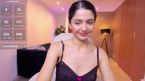 Mia online show from October 28, 2025, 11:03 am