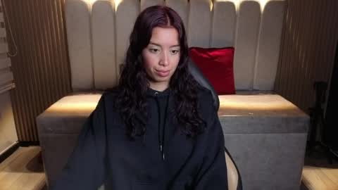 miiaa_evans1 online show from May 14, 2026, 2:57 pm