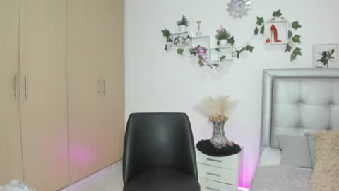 miiaa_k online show from July 9, 2026, 10:08 am