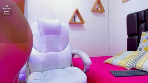 Snapshot of miiarod chatting on October 20, 2025, 8:42 pm mia sofia online show from October 20, 2025, 8:42 pm