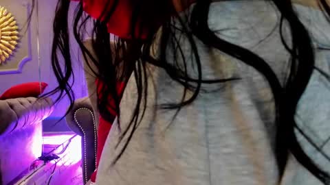 miilu  online show from December 14, 2024, 6:24 am