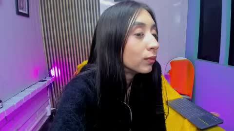 miilu  online show from September 9, 2025, 3:17 am