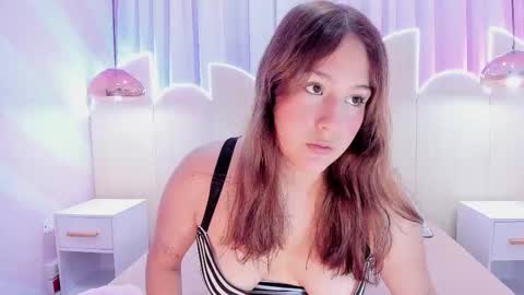 Snapshot of miiss_emmy chatting on October 7, 2025, 7:22 pm Emmy online show from October 7, 2025, 7:22 pm