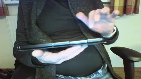Snapshot of mik116 chatting on January 3, 2025, 3:01 pm mik online show from January 3, 2025, 3:01 pm