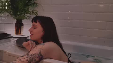 mika_moon_ online show from December 3, 2025, 3:10 pm