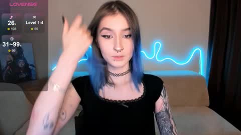 Snapshot of mika_reid chatting on October 13, 2025, 12:27 pm Mika online show from October 13, 2025, 12:27 pm