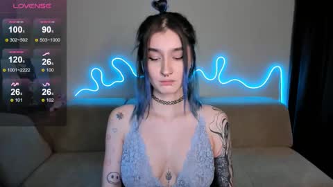 Snapshot of mika_reid chatting on October 18, 2025, 5:57 pm Mika online show from October 18, 2025, 5:57 pm