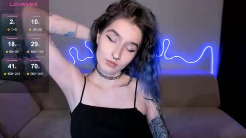 Snapshot of mika_reid chatting on October 20, 2025, 3:56 pm Mika online show from October 20, 2025, 3:56 pm