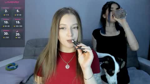 Snapshot of mika_reid chatting on October 22, 2025, 7:57 pm Mika online show from October 22, 2025, 7:57 pm